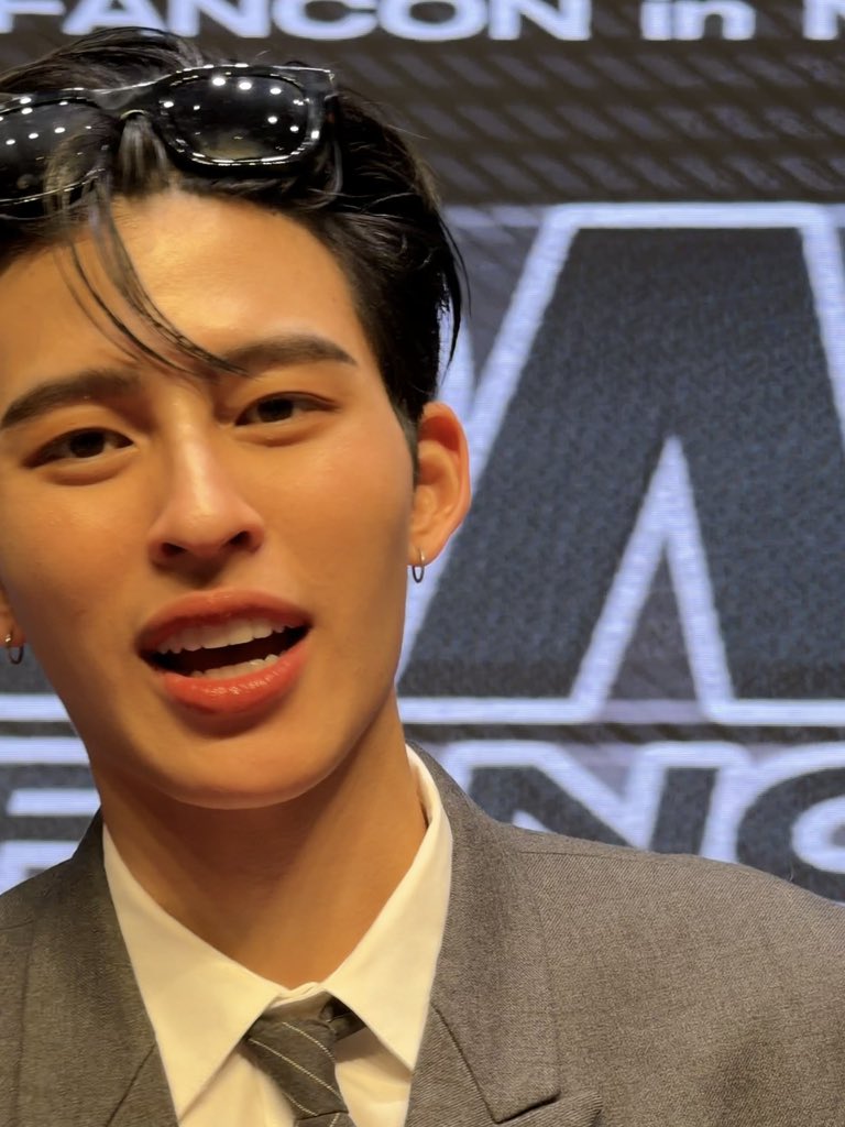 ___febmar's tweet image. see you in 2026 kub💖✨

POND 1ST FANCON NANNING

#PondFanconinNanning