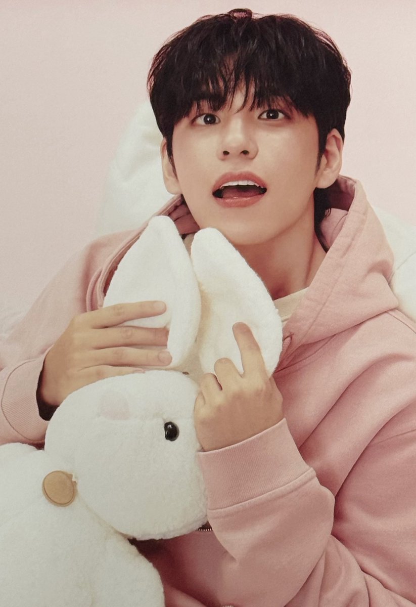 𝟮𝟬𝟮𝟲 𝗦𝗲𝗮𝘀𝗼𝗻’𝘀 𝗚𝗿𝗲𝗲𝘁𝗶𝗻𝗴𝘀
#원필 #WONPIL