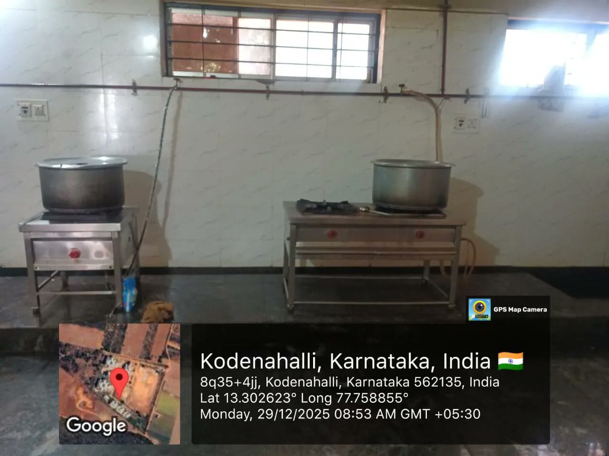 Igrs04's tweet photo. Lunch at IGRS 04 BYRAPURA DEVANAHALLI TQ BANGALORE RURAL DISTRICT  #SocialAudit_SWDMeals #SocialWelfare_Karnataka https://t.co/7giYSJRfzn