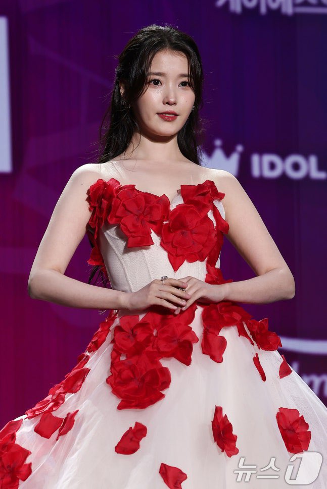 Post by Jjing🐥🍎 | best actress iu on X: wow!! 🥹