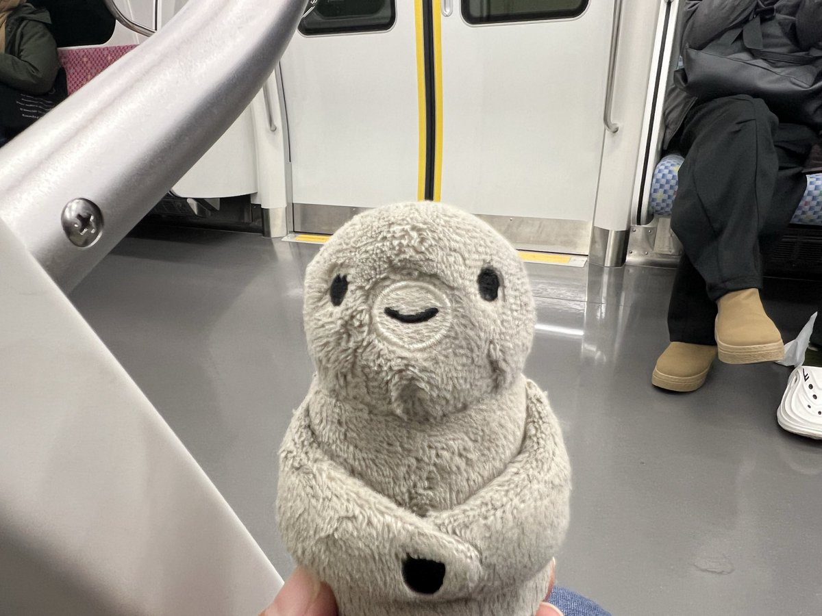 りんかい線の新しい電車初めて乗った🐧