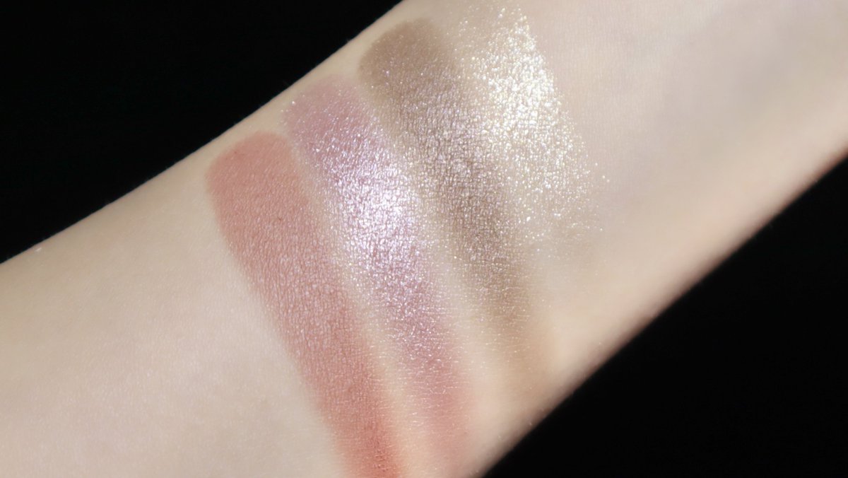 i_1031_a's tweet photo. RMK春コレクションのシンクロマティックアイシャドウパレットEX-18 Navie Nights。
くすみ、青み、ゴールドの煌めき。すべてが美しい。ほろ苦さと甘さが絶妙なバランスで柔らかくも落ち着いた雰囲気に。(gift) https://t.co/KLovJYPduv