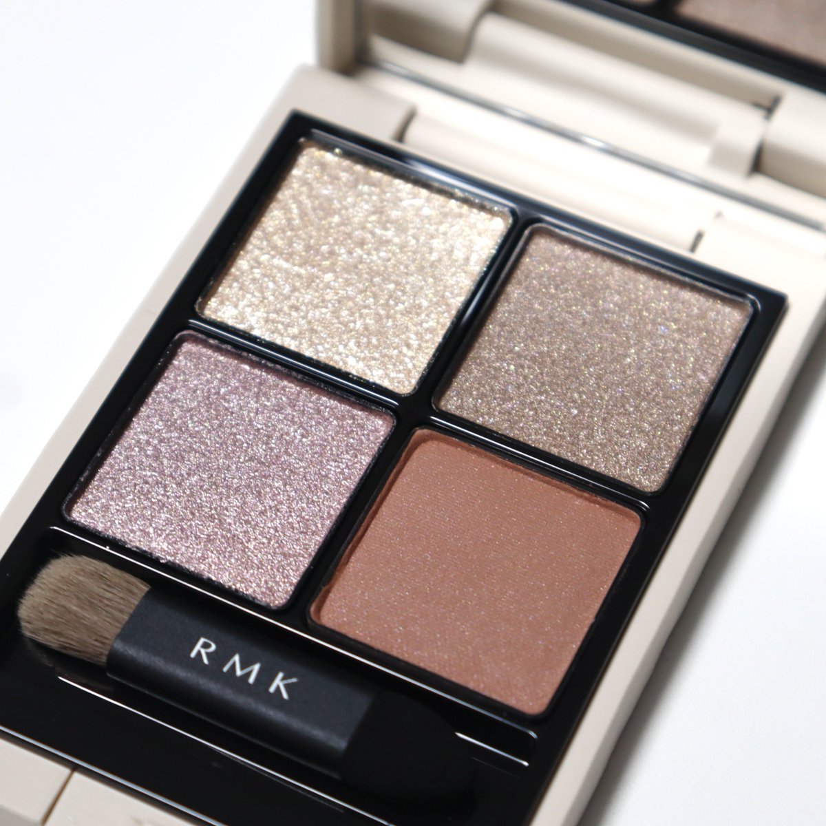 未開封品！ RMK シンクロマティック アイシャドウパレット EX-18 2026春 RMK限定】シンクロマティック アイシャドウパレット EX-18