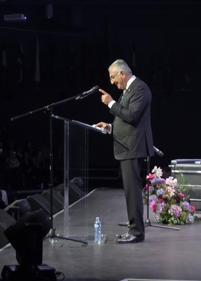 پادشاه ایران را صدا بزنید 💙
#اعتراضات_سراسری