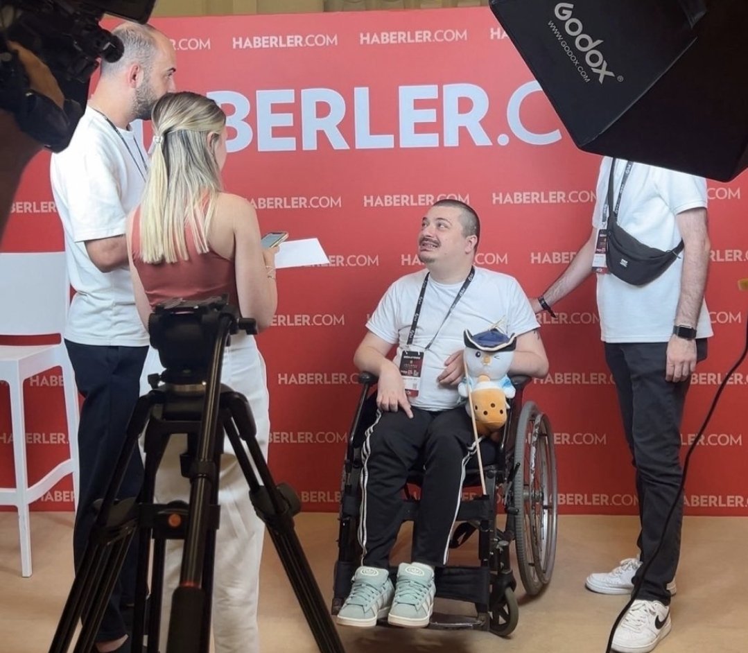 Fast_Racerr's tweet image. Our hero in the picture is Stickman, a pioneer who believes in the inclusive power of Web3! 🙏

As StickDAO, we simplify access to the crypto and Web3 world for individuals with disabilities, helping them transform their lives through education and community.

Our Goal: To reach…