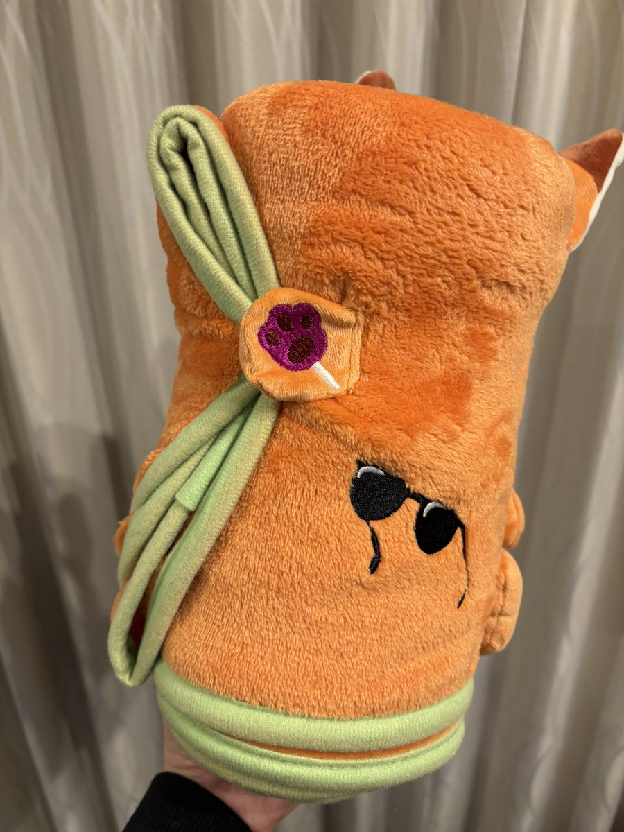 ニック好きな人はコストコへ急げ🦊 (ブランケット100×140)