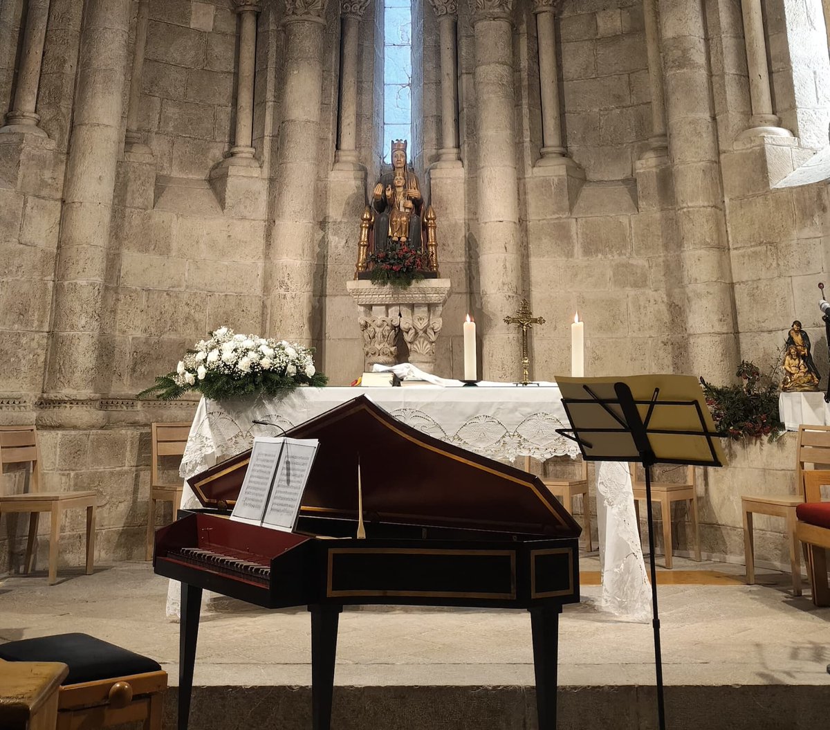 Dpujado77's tweet image. Música barroca en un església romànica, a càrrec dels joves Ensemble 1695.
😍😍😍😍😍

#Patrimoni
#SantMartíSarroca
#Penedès