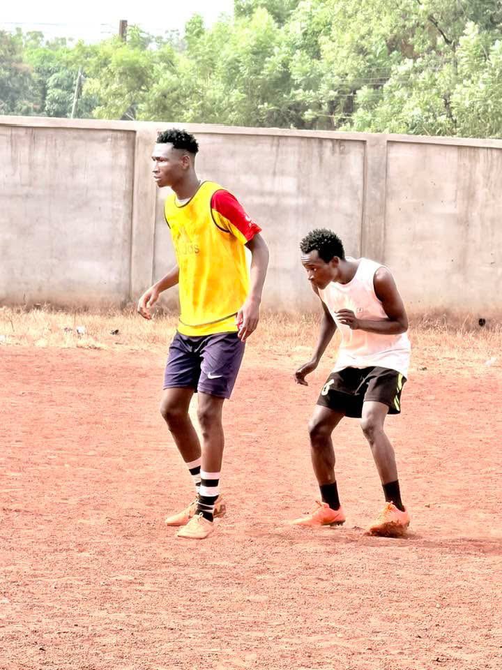 Tamale_CFC's tweet photo. Pounds and dollar ⭐️
😂😂 https://t.co/KwSCqKjFSI