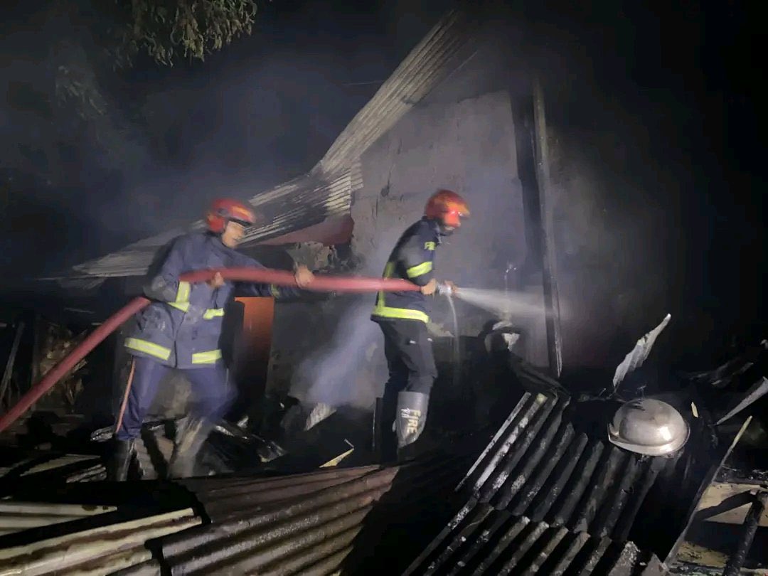 asliarpita's tweet photo. Bangladesh burns, and the world looks away!

A Hindu home torched in Chittagong’s Rangunia—Dakshin Rajanagar, Paschim Palpara. Sri Rajesh Pal lost 10 lakh taka to Is|amist hatred.This is not ‘violence’, this is ethnic cleansing in slow motion.

How long will Hindu blood and homes be the price of silence?