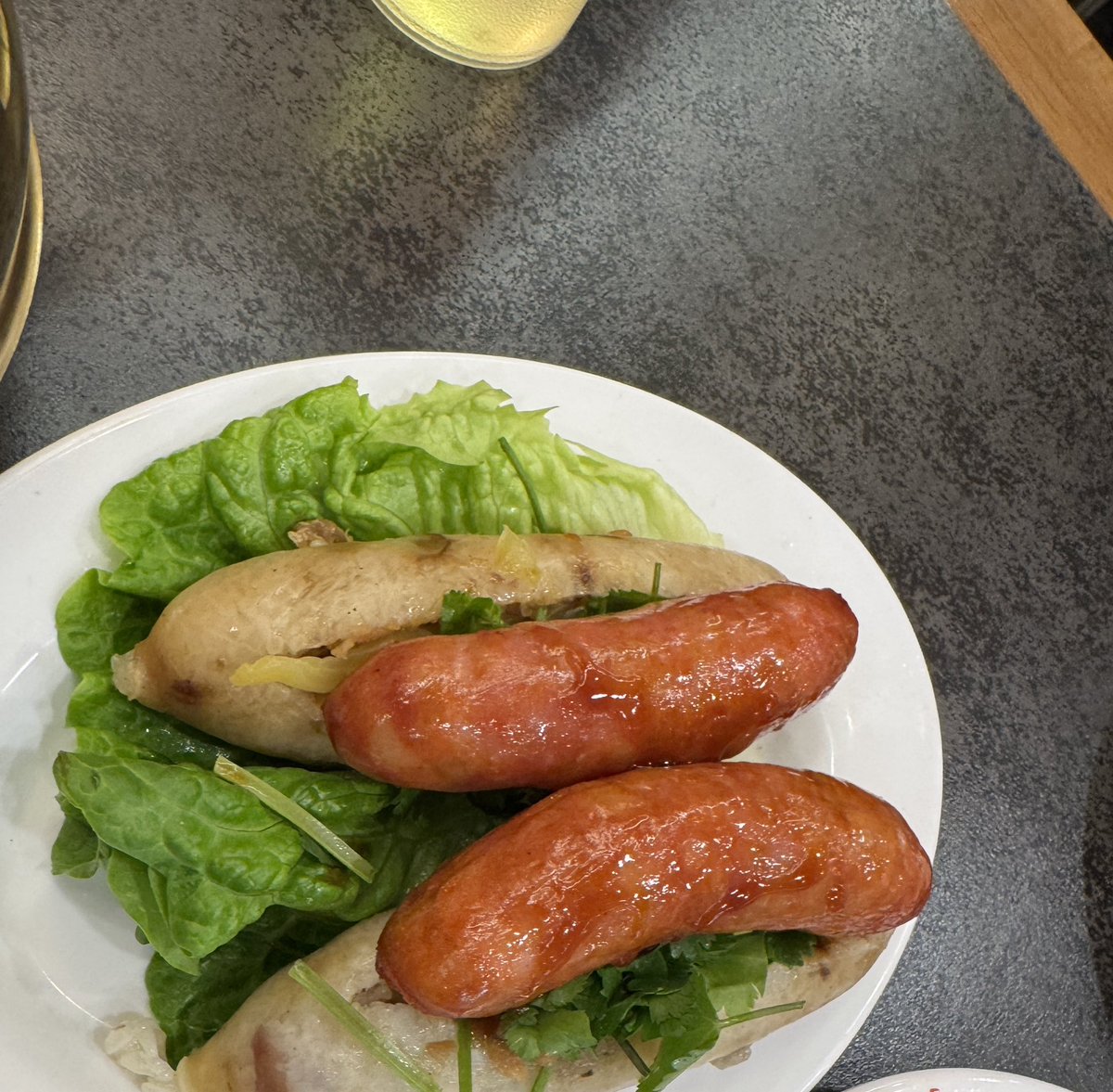 AzderRJ's tweet image. 原来大肠包小肠是一道菜，糯米还挺好吃的