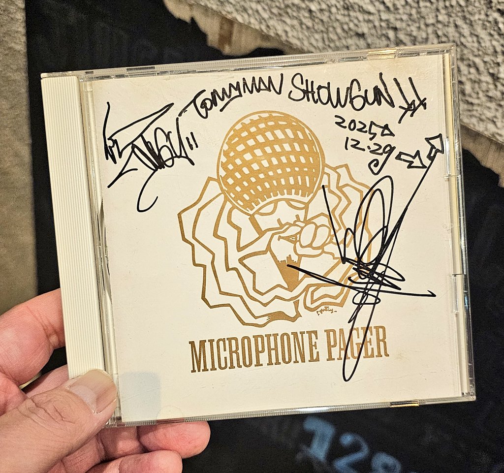 showgunn's tweet photo. 俺の2025年サイン活動の集大成がここに
#microphonepager https://t.co/mlonPEYjud
