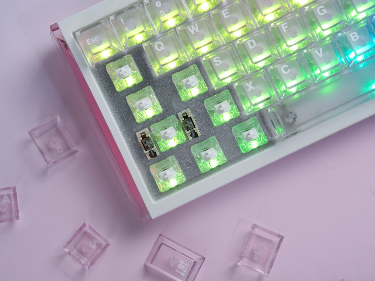 Dareu_Global's tweet photo. 🌌✨ COOL AURORA ✨🌌
Aurora glow at your fingertips 🖐️🌈
💫 Dreamy vibes 🌙 | 🎮 Late-night gaming | 😍 Super comfy
⚡ Light up your setup 🌟 Glow. Game. Dream. Repeat. 🌈🎶
#COOLAURORA #DAREU #AuroraGlow #KeyboardMagic #GamingSetup https://t.co/iWHhkmSmEu