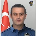 Yalova'da DEAŞ'ın saldırısı sonucu şehit olan polis memurumuz Turgut Külünk’ün baba ocağına Türk bayrağı asıldı.