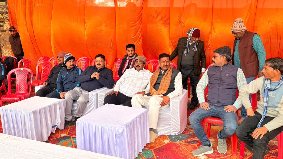 gkesarwanibjp's tweet photo. “खेलो प्रयागराज महापौर कप 2025–26 (सीजन 02)” के अंतर्गत गवर्नमेंट प्रेस मैदान में आयोजित क्रिकेट मैच टूर्नामेंट में सम्मिलित होकर प्रतिभागी खिलाड़ियों का उत्साहवर्धन किया।
खेलेगा प्रयागराज — तभी तो बढ़ेगा प्रयागराज!
#KheloPrayagraj #MayorCup2025_26 #Season02 #CricketTournament https://t.co/oisSmlKgB2