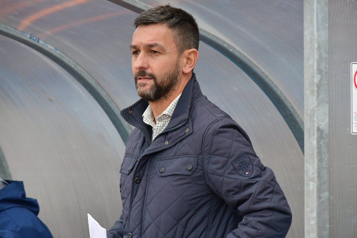 O Racing Club Ferrol reforza a súa estrutura deportiva coa incorporación de Míchel Alonso como adestrador do Xuvenil A de División de Honra. 

O técnico asumirá tamén funcións de scouting e asesoramento dentro da Dirección de Fútbol, que dirige Alex Vázquez 💚⚽

📰