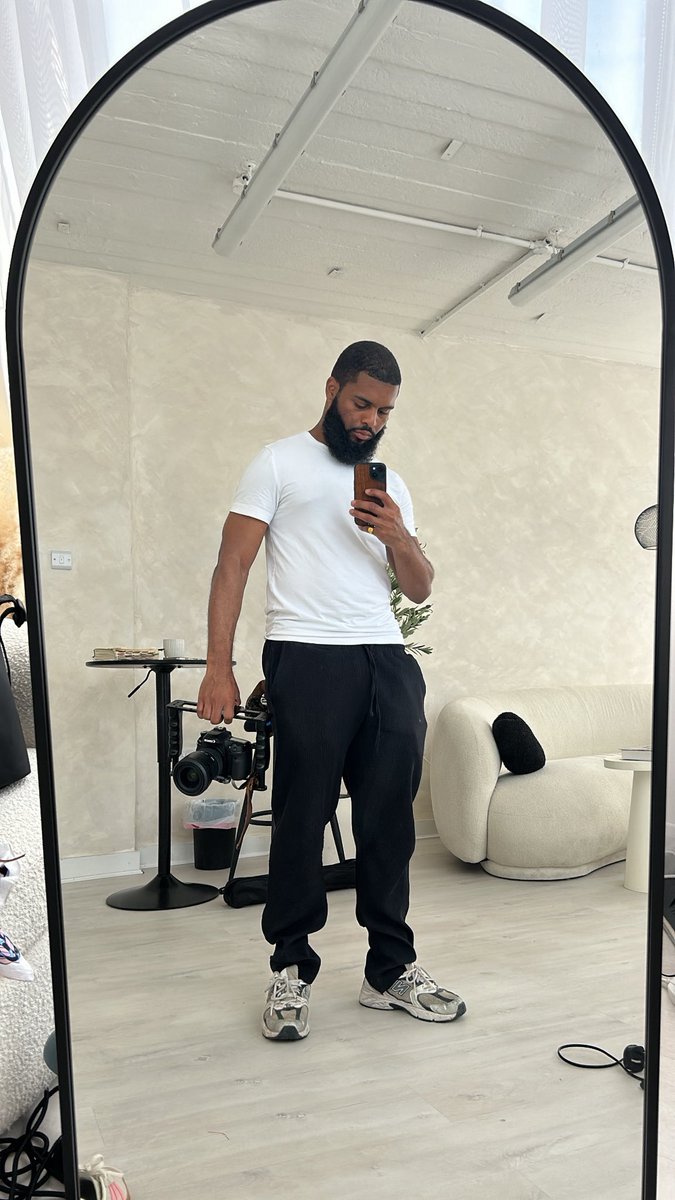 PRETTY SHUG tweet media