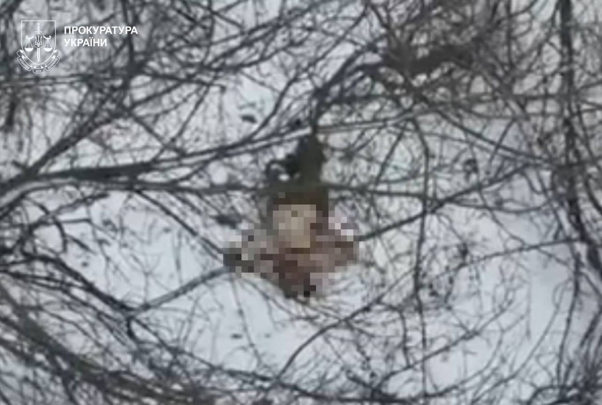 NOELreports's tweet image. Russian forces executed two unarmed Ukrainian POWs in Pokrovskyi district, Donetsk region, on Dec. 27. After capturing them in Shakhove, occupiers forced one soldier to partially undress before shooting both. They then stripped the second body. Ukraine’s Prosecutor General has…