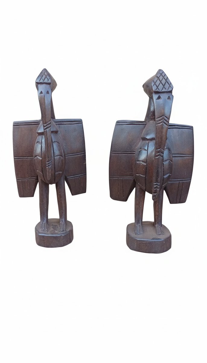 NimongoC's tweet photo. Ajoutez une touche d'élégance à l'africain à votre maison avec nos jolies pots de fleurs en argile et nos produits sculptés en bois forme calao.
''Chez SINZANGUE AFRIK nous rapprochons de vous ce qui est loin'' https://t.co/JwJAMWLH7E