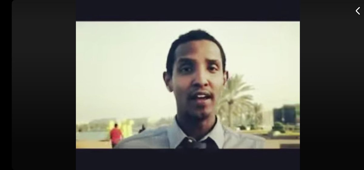 الكلب #عدنان_العامري
يهز ذنبه لمن يرمي له عظمة
ويعوي كلما تأخر تقديمها
عبدٌ ذليل