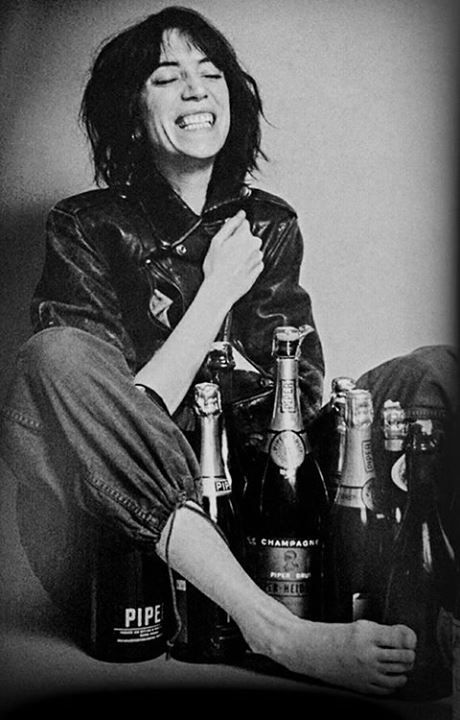 TheExtremeMusi1's tweet image. 79 years old today: Patti Smith.