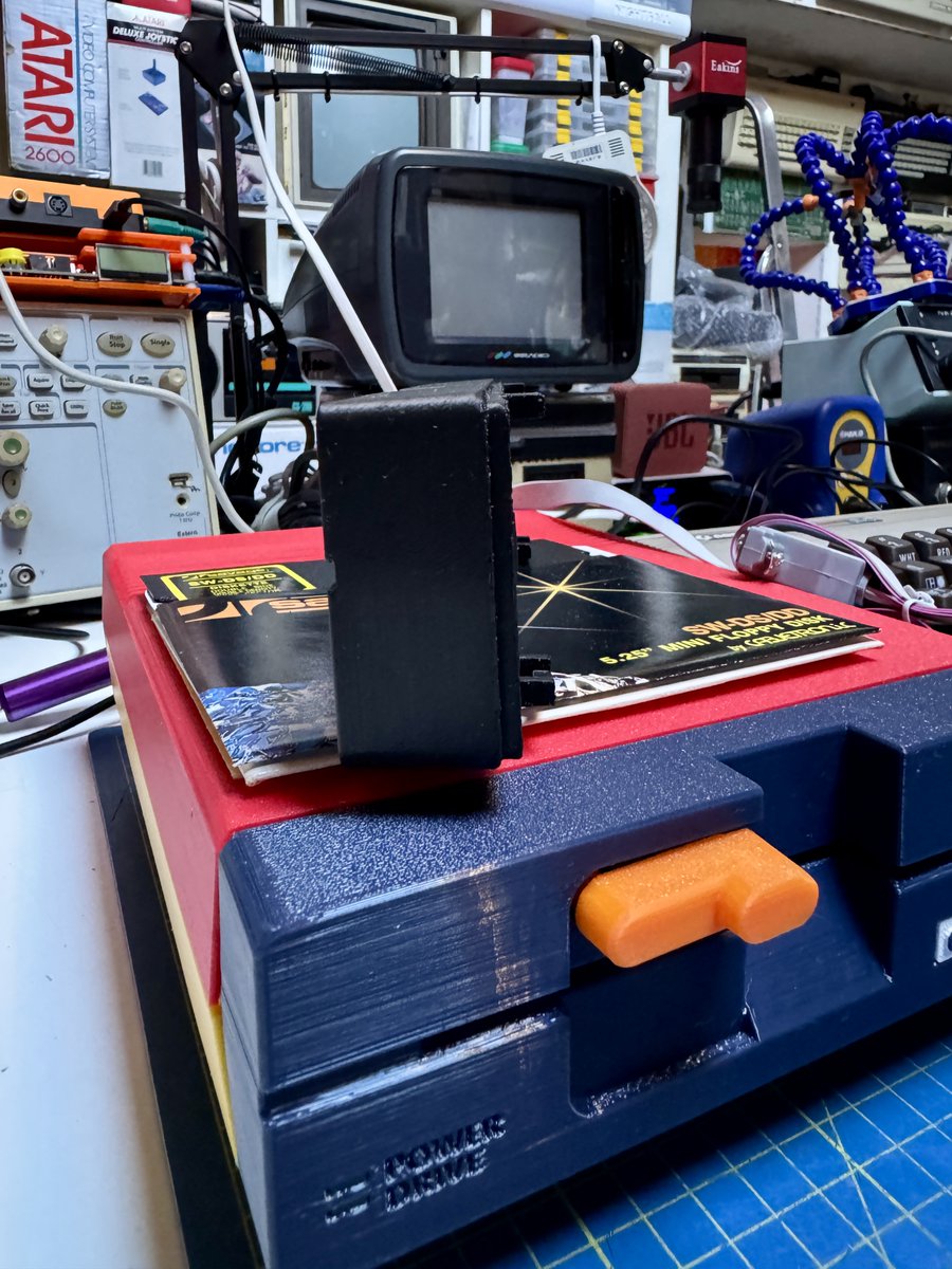 A constant battle to search the 'almost' perfection. Drying time: 4 hours+6 hours during printing, 0.12 profile, object positioned diagonally, only essential supports, post-production: hot air gun with controlled temperature/air flow, improved design of the internal parts