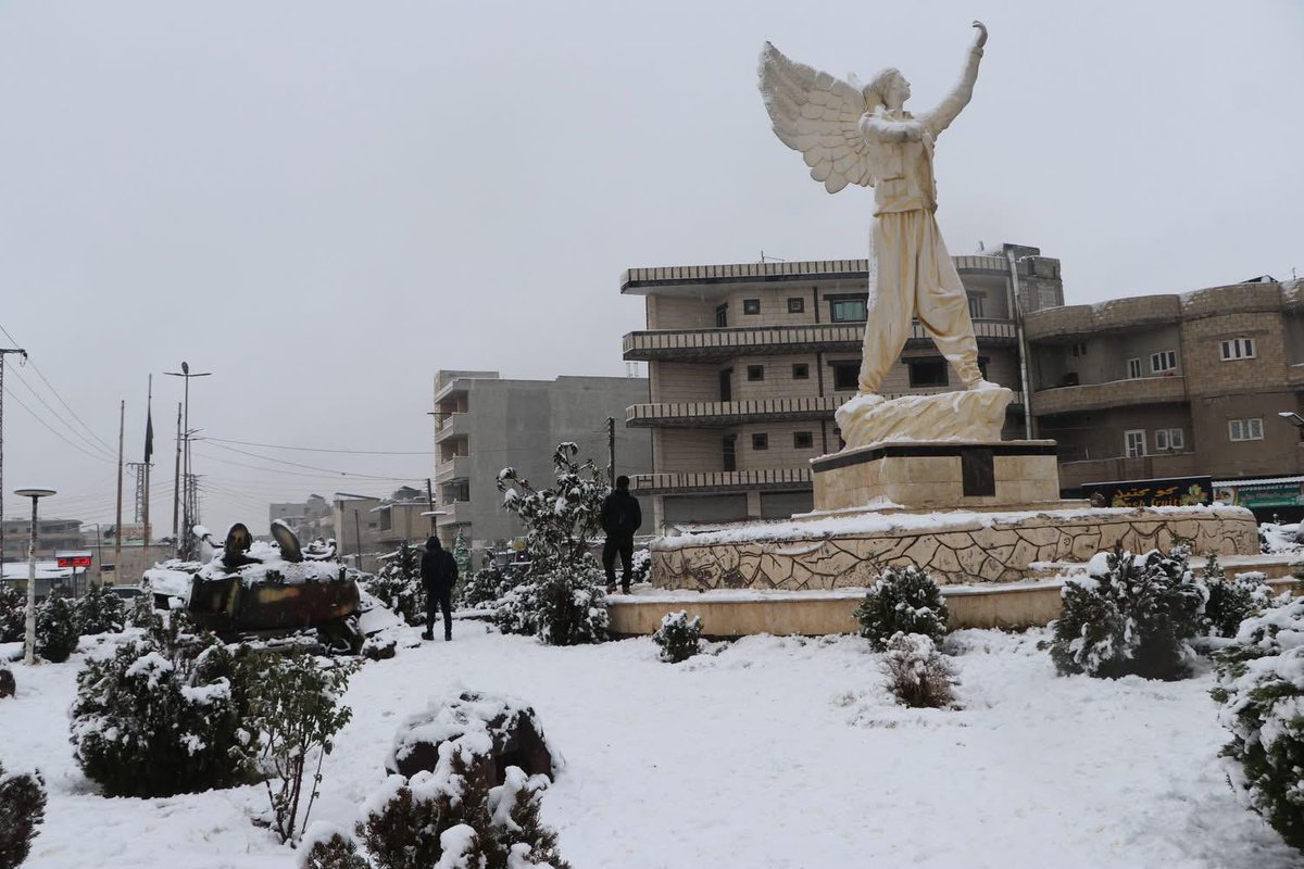 Mustafa_Alali2's tweet image. Snowfall in #Rojava. 
#Berf
#Kobani
#Rojava
#Zivestan