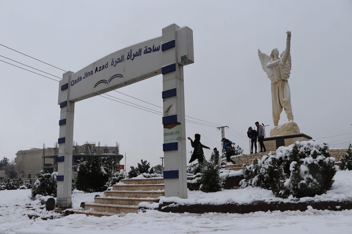 Mustafa_Alali2's tweet image. Snowfall in #Rojava. 
#Berf
#Kobani
#Rojava
#Zivestan