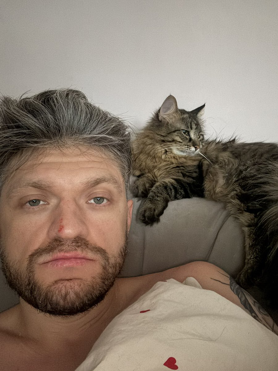 oozzihcS's tweet photo. У кого ГП, а у меня форсаж
Кстати, впервые смотрю https://t.co/c4gYweaaPH