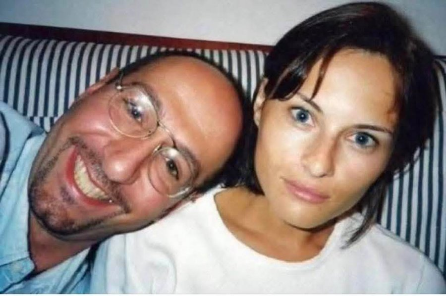 WW3finalboss1's tweet image. Melania didn’t just “meet” Trump

She was delivered to him

She was brought to the United States by Paolo Zampolli, an Italian entrepreneur connected to the international modeling industry and a former associate of Epstein

Zampolli moved to New York in the early 1990s, founded…