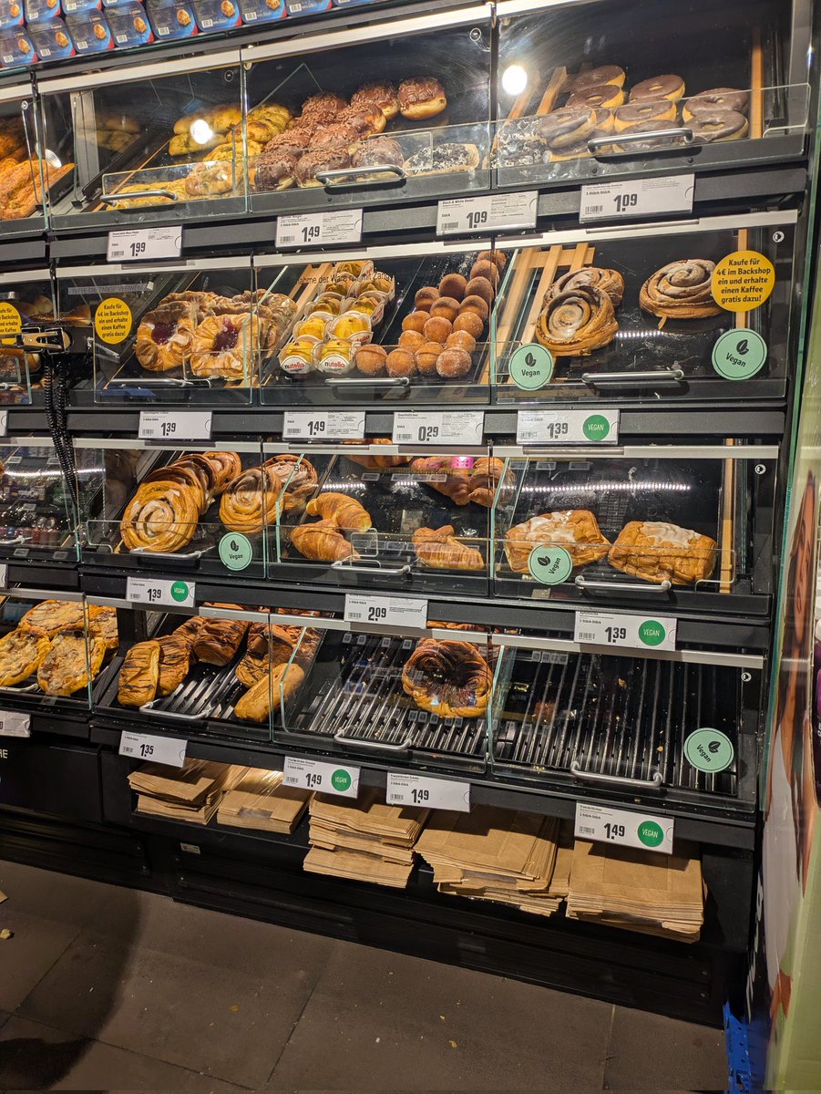 Jeffrey Roe tweet media