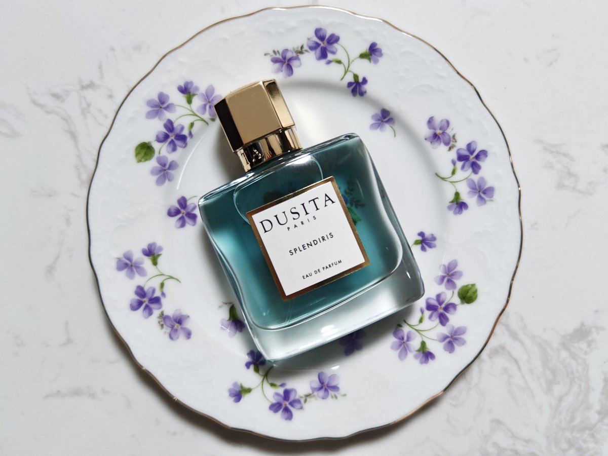 あまりにも可愛いスミレ香水を見て…