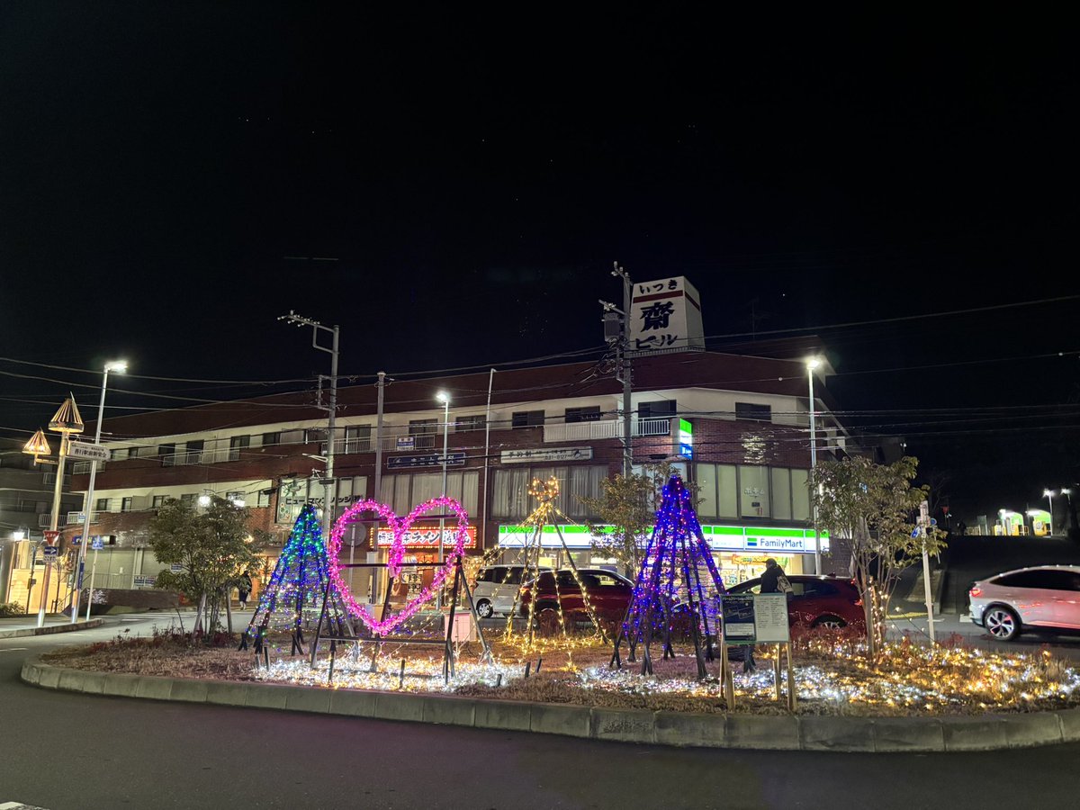mp_seigo's tweet photo. 善行駅前のイルミネーション！
ドリームツリーZengyo2025！

善行青年会主催で地域の方々のご協賛で今年も綺麗にまちを照らしてます！

2月末まで点灯しております！
ぜひ見にきてください！

#f_zengyo 
#善行青年会
#イルミネーション https://t.co/45XfOeX0se