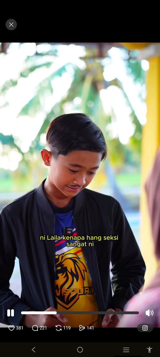 HobinJangHobin_'s tweet photo. Makin menjadi jadi pula mak ayah guna anak untuk konten mengarut.

Anak lelaki dipakainya baju kurung,dipakainya tudung.

Teruknya parent macam ini.

Korang seronok lah bila dapat view banyak,komen tinggi,duit dapat banyak.

Tapi bagus ke untuk budak itu nanti? https://t.co/iBh0MiAgFt