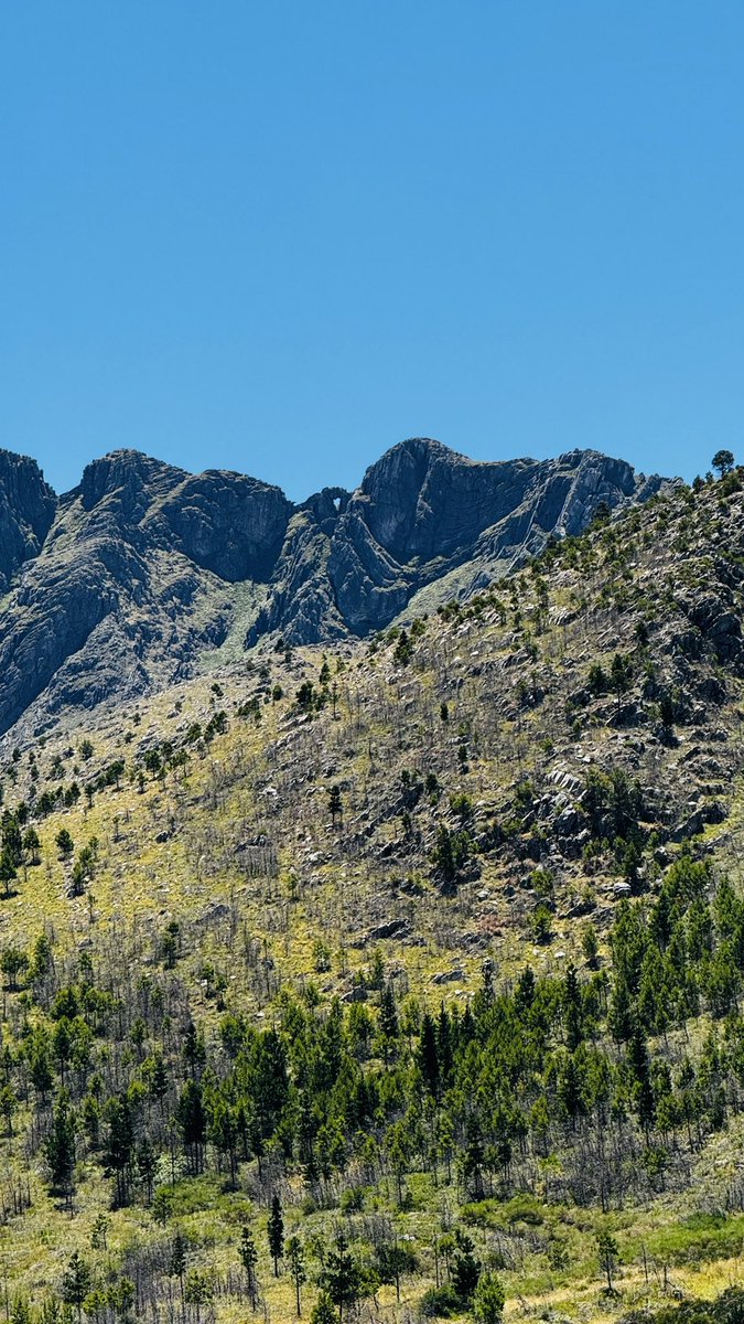 majogm's tweet image. Saben por qué esto se llama Sierra de la Ventana?