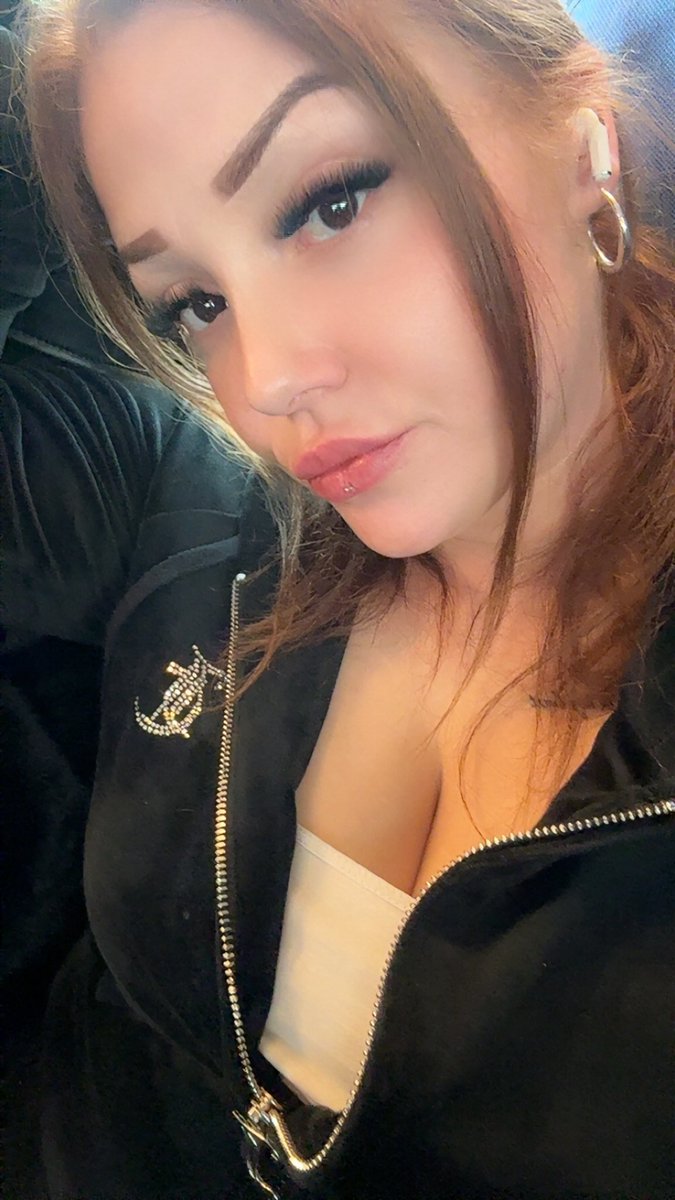 Noch knappe 2 Stunden auf dem weg nach Frankfurt 🔥
Mach dich nützlich und sorg gefälligst dafür, dass die restliche Zugfahrt so angenehm wie möglich wird. Ich möchte mein Handy mit Zahlungsbenachrichtigungen aufblinken sehen 💶🫰🏻