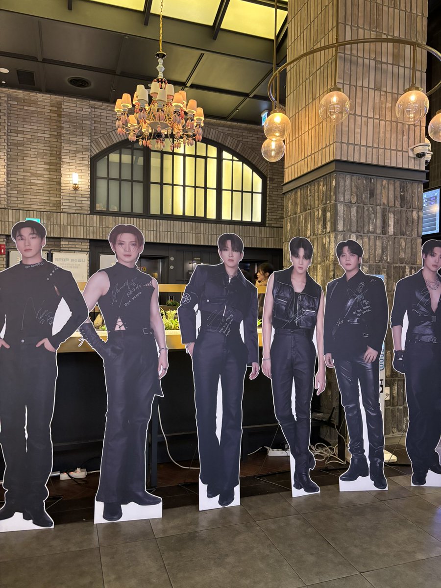 youngtinyz's tweet image. 담에 또 만나기로 해😚🫶🏻 @mizzy_zyy