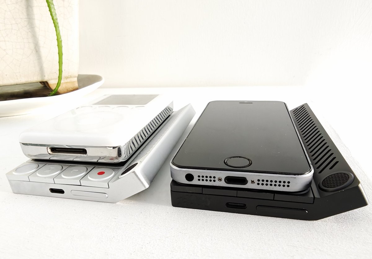 Moneypenny shares the same length as an iPhone 5 with same 4-inch display, with a TP area about the same size as an iPod 3rd gen. See you next week <a href="/CES/">CES</a>  Las Vegas ^^