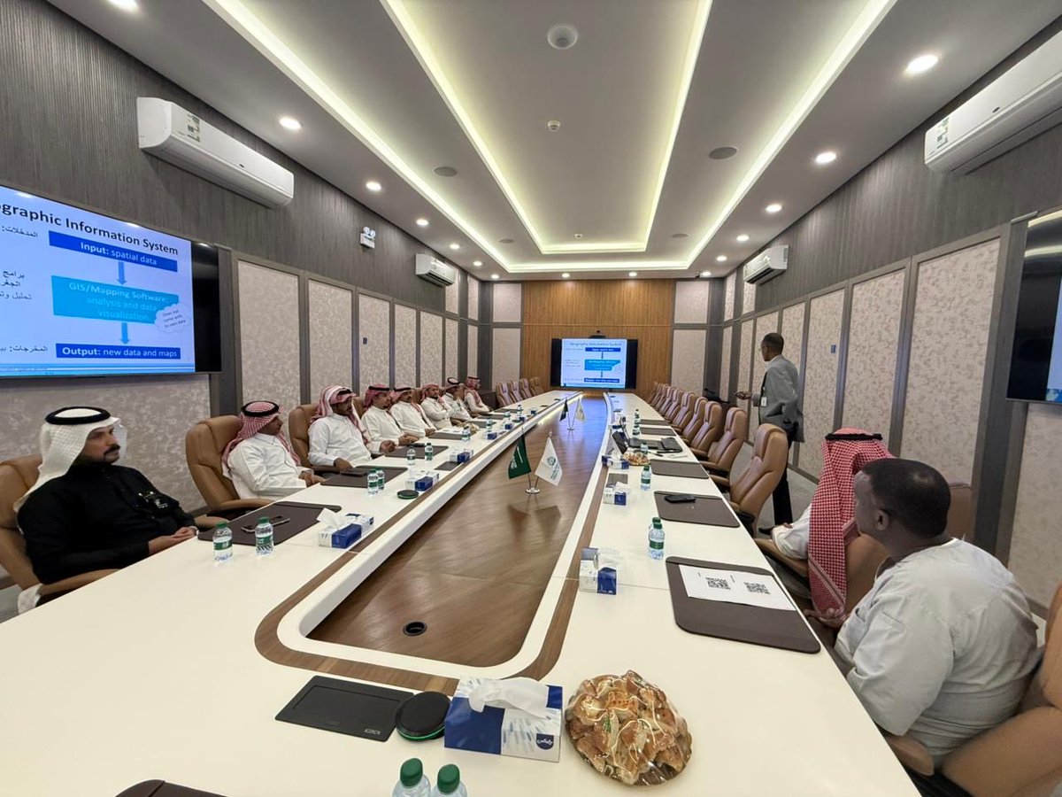 كلية الحاسبات وتقنية المعلومات برابغ FCITR tweet media