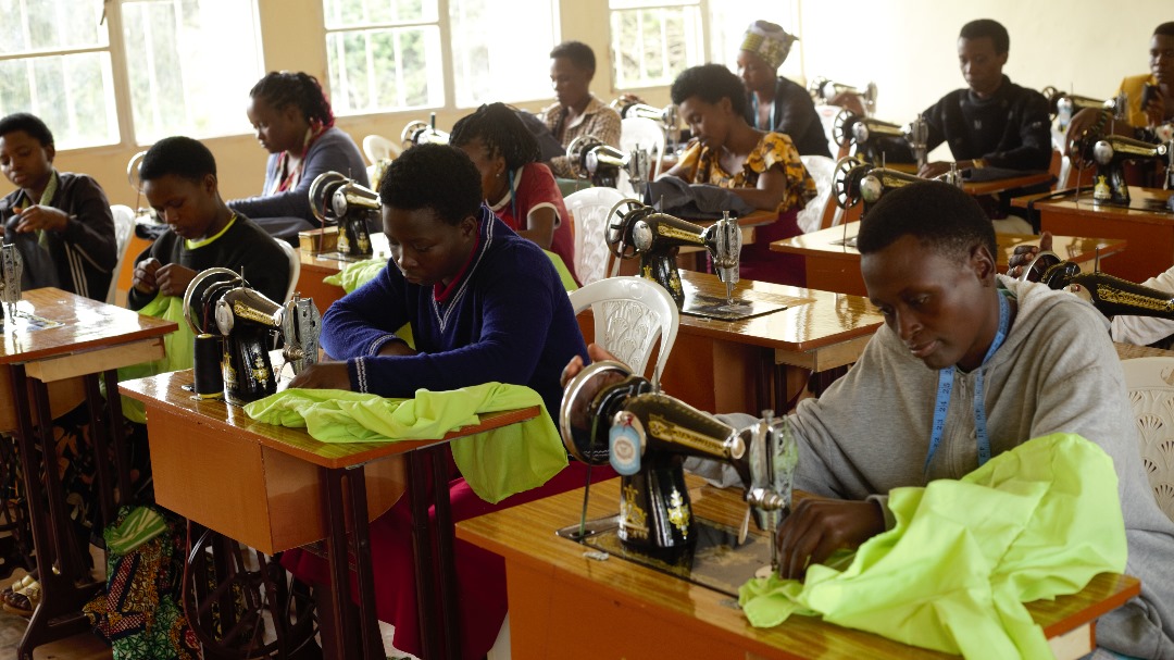 peaceduiniative's tweet photo. Four months into our 6-month tailoring training program, the trainees at PeacEdu Initiative Rwanda Vocational Training School are showing inspiring and tangible progress. #KayonzaDistrict #wovenfoundation #woventeaching https://t.co/ncOeykekZh