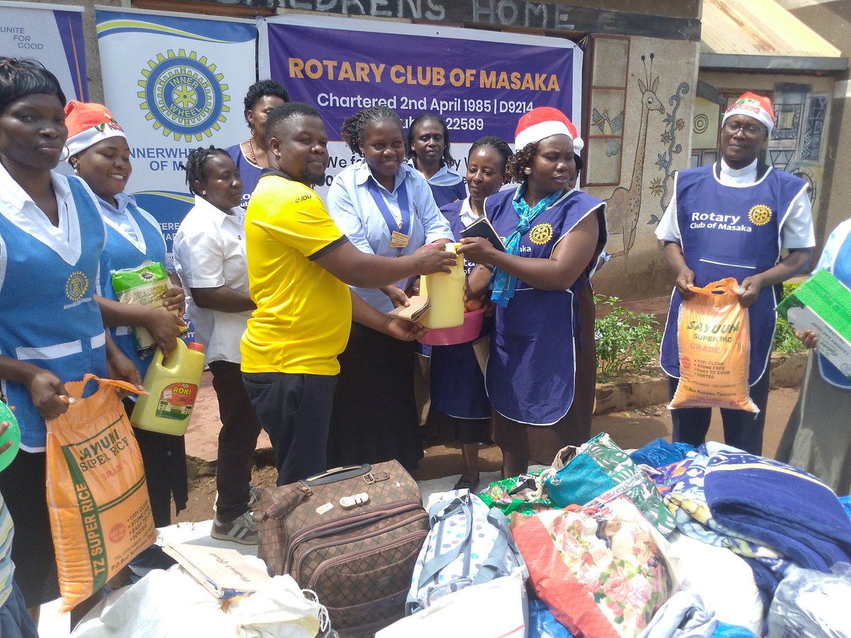 MasakaPostNews's tweet photo. The Rotary Club of Masaka, in partnership with the Inner Wheel Club of Masaka, have shared Christmas and New Year packages with children at Nazareth Children’s Home in Nyendo, bringing joy to vulnerable children during the 2025 festive season. https://t.co/4h0MlLJFJE