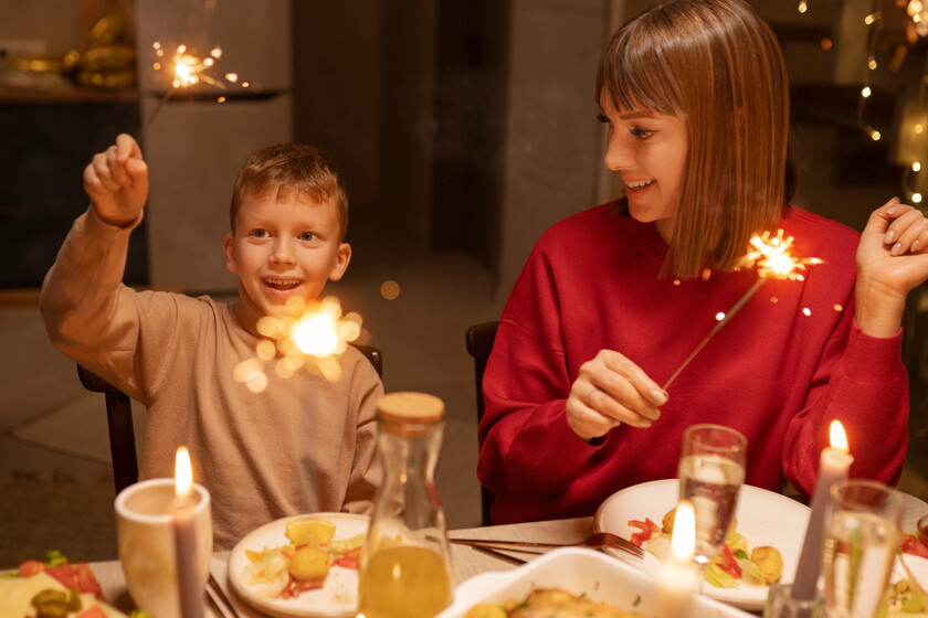 diarioviajero's tweet photo. Nueve juegos sencillos que no se compran para divertirse en familia en las comidas navideñas https://t.co/Vgc5BL8iOU https://t.co/uNHsQzsljN