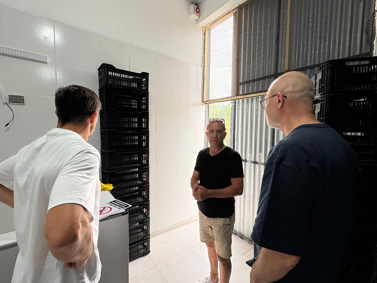 El intendente Eduardo “Bali” Bucca firmó la primera escritura de su gestión correspondiente a un emprendimiento radicado en el Parque Industrial de Bolívar, marcando un nuevo avance en el proceso de consolidación del sector productivo local.
bolivar.gob.ar/novedades/4501…