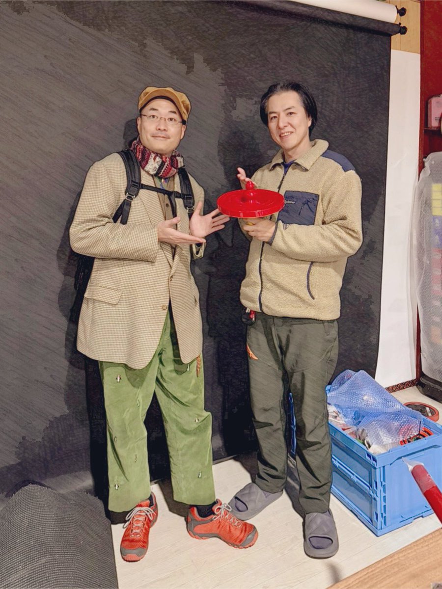 Kishitaka_Magic's tweet image. 今日は、#KOMAWORLDCUP2025 で知り合ったコマプレイヤーの学生さんにアドバイスをするため、ヨーヨー＆コマを中心としたスキルトイメーカー・スピンギアの事務所にお邪魔してきました。

貴重な独楽コレクションや資料をTAKAさんから見せてもらって、僕自身も楽しい時間を過ごさせていただきました☺️。