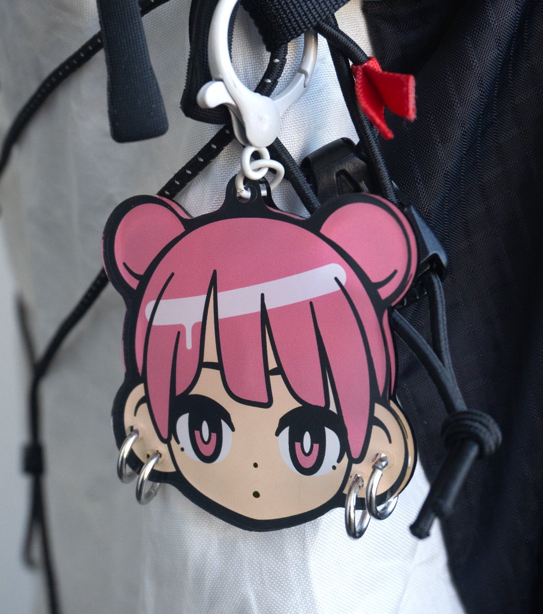 panasonynet's tweet image. 新しいアクリルグッズの実験①
キーホルダーの金具（丸カン）をピアスにできるアクキー