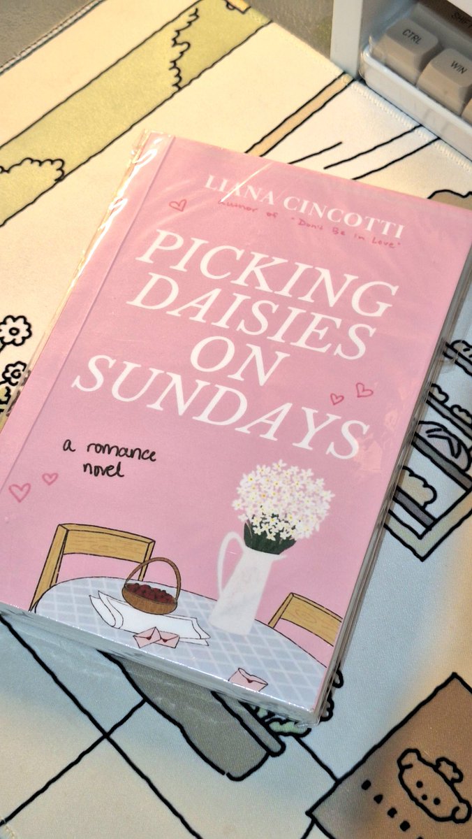 moonbbubu's tweet photo. WTS LFB BOOKS

REPRINT COPY ONLY - P150 each
• i want to eat tteokbokki - baek sehee
• picking daisies on sundays - liana cincotti
• don’t be inlove - liana cincotti
 
RFS: Switched to kindle
Loc: Davao City
MOP: Gcash
MOD: J&amp;T https://t.co/hMTVZiISpP