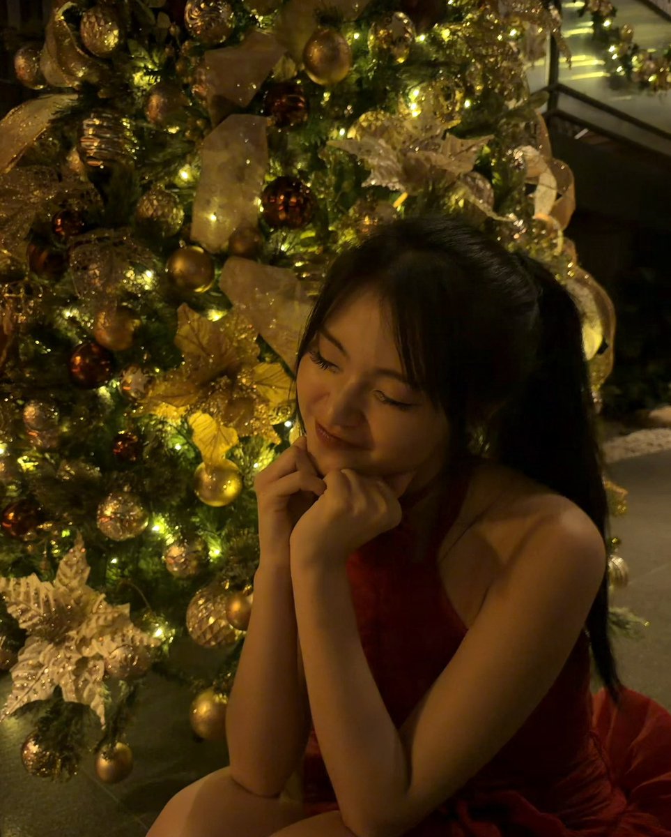 Y_CynthiaJKT48's tweet photo. #cynin jumat lalu! Is it too late for a christmas post? 🎅🎄 https://t.co/ethC2nSNta
