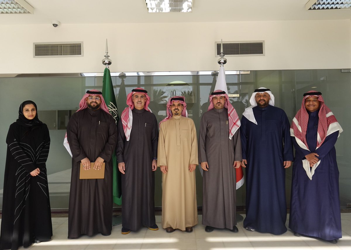 BahrainEmbKSA's tweet image. استقبل سعادة الشيخ علي بن عبدالرحمن بن علي آل خليفة، سفير مملكة البحرين لدى المملكة العربية السعودية، سعادة المهندس طلال بن حسين المري، الرئيس التنفيذي لشركة إكسبو 2030 الرياض، حيث جرى استعراض التحضيرات الجارية وبحث آفاق التعاون، بما يعزز الشراكة بين البلدين الشقيقين.