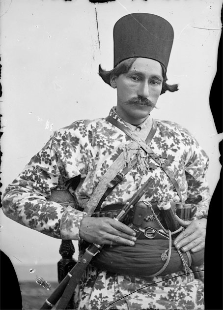 Masih Khan, head of the Farsimedan (Eymur) Qashqai clan during the Qajar period
مسیح خان، رئیس ایل فارسیمدان (ایمور) از ترک های قشقایی که در اواخر دوره قاجار زندگی