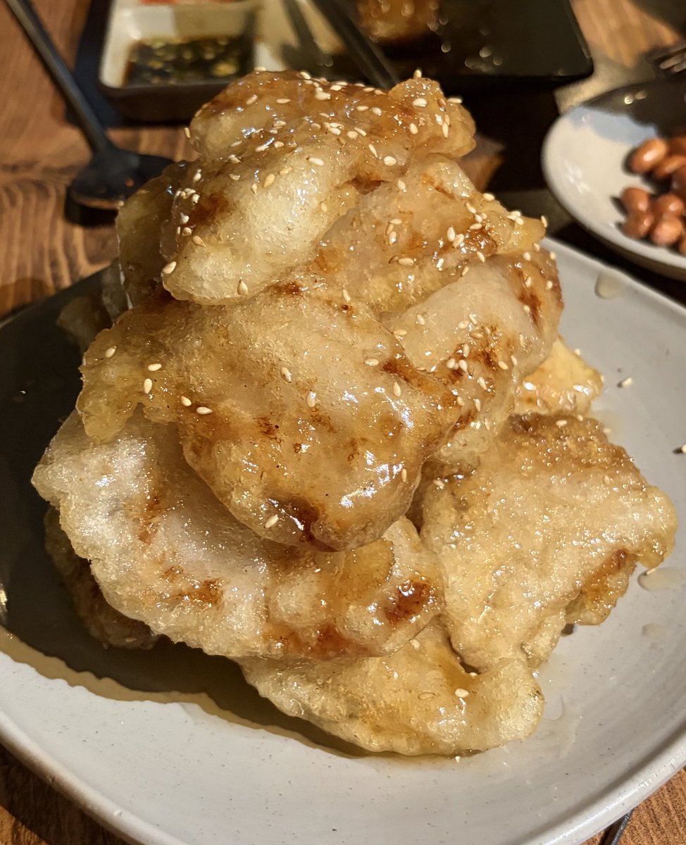 이가네양꼬치 등심꼬치 진짜 크고 완전 맛있음 
꿔바로우도 완전 개존맛 양꼬치집중에 제일 맛있는듯