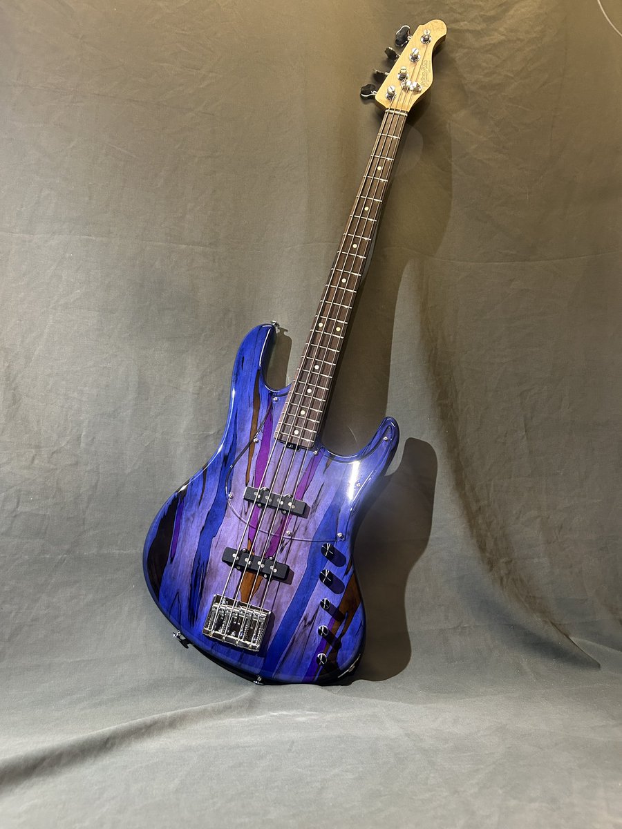 G - CLUB様 大規模ギター専門店 G-CLUB TOKYO -Arch Top Guitar Floor-